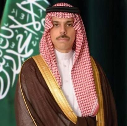 بن فرحان وزير خارجية بن سلمان يتمسك بوجود الاحتلال الأمريكي في العراق