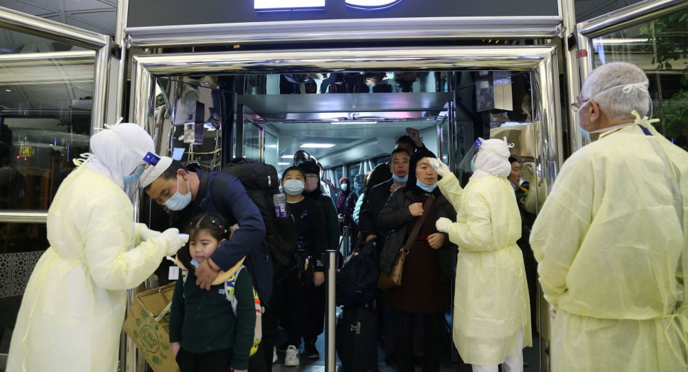 السعودية تمنع دخول المعتمرين وزيارة المسجد النبوي للحد من انتشار فايروس كوفيد-19