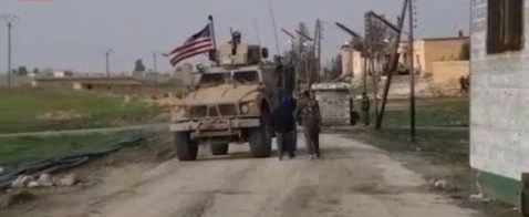 الجيش السوري يمنع رتلاً عسكرياً اميركياً من العبور في تل تمر بريف الحكسة