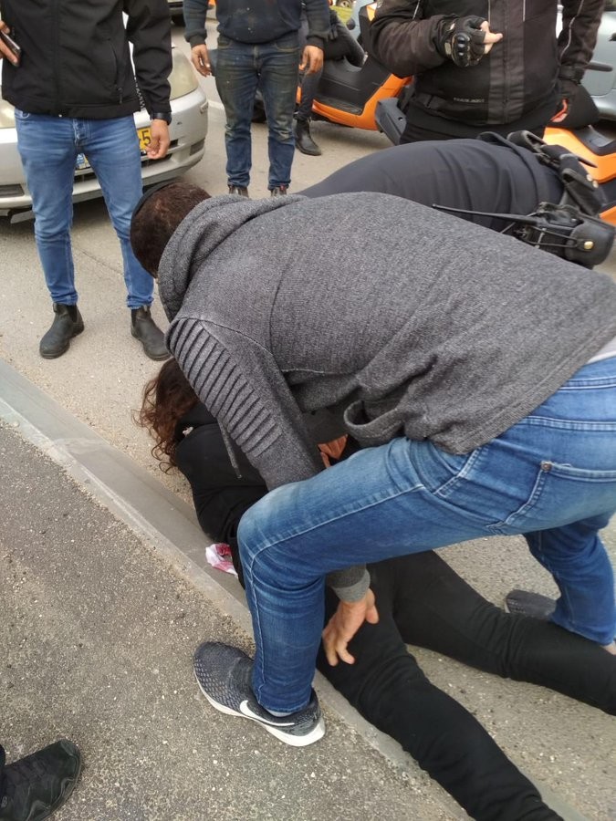 مواجهات في القدس المحتلة تنتهي باعتقال فلسطينية بذريعة 