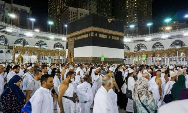 السعودية توقف العمرة وزيارة المسجد النبوي خوفاً من 