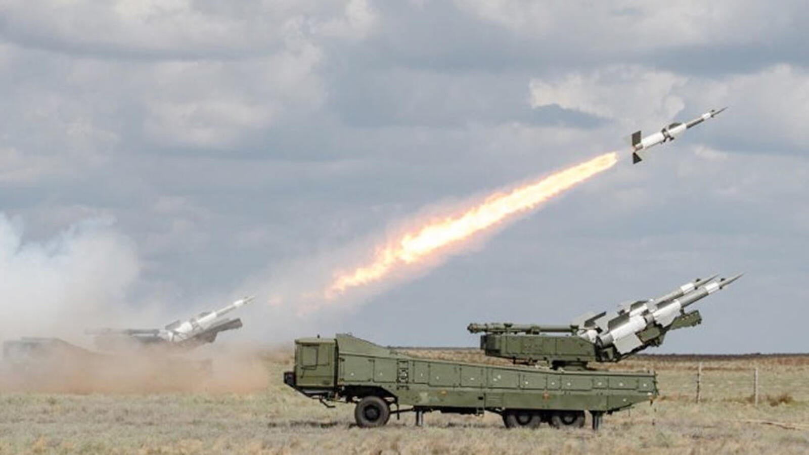 عدوان صهيوني يستهدف محيط محافظة حماة’ والدفاعات الجوية السورية تسقط معظم الصواريخ المعادية