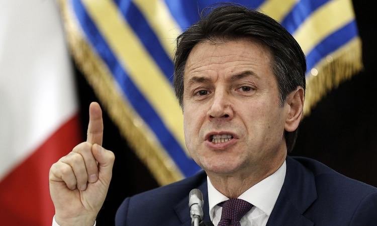 رئيس وزراء إيطاليا يقصف مواطنيه مجدداً بتصريح خطير