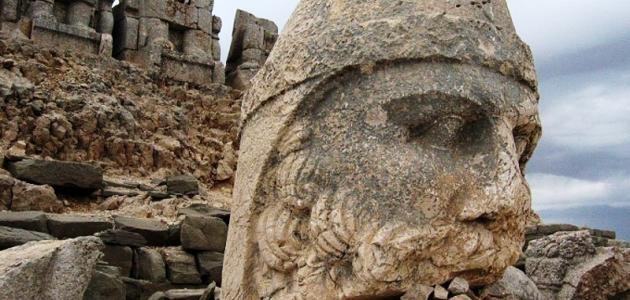 الامبراطوريات والحضارات تعيش وتنقرض ككل الأحياء ..\ نارام سرجون