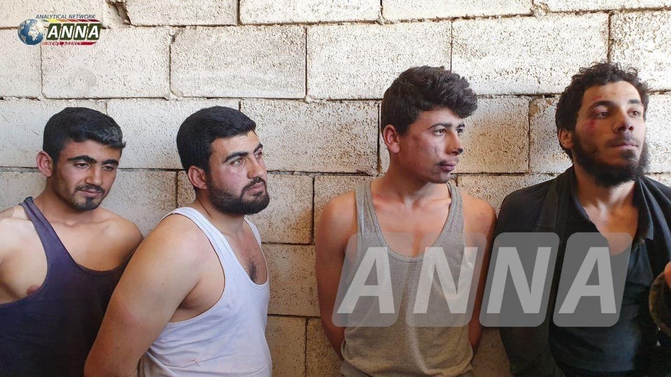 شاهد صور أسرى المجموعات المسلحة في سراقب