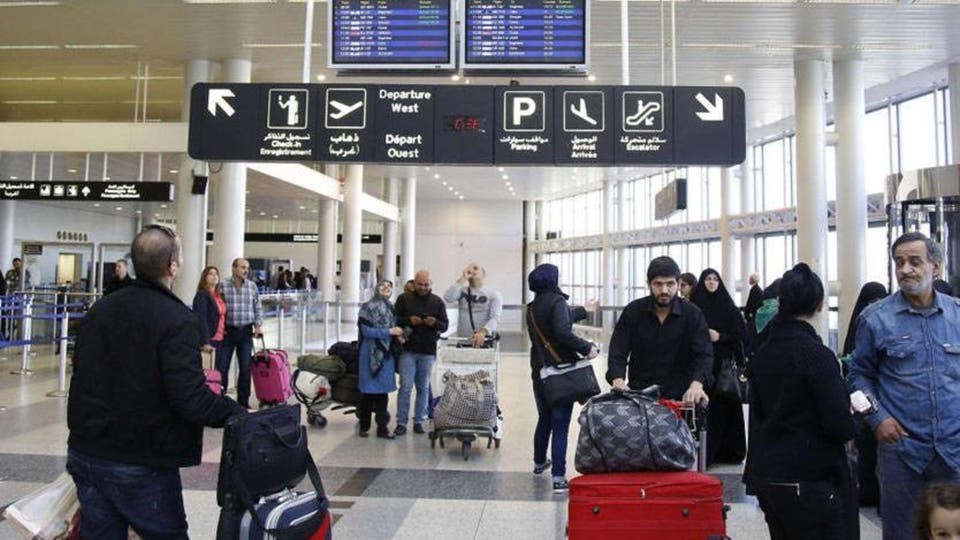 نداء من المواطنين السوريين المحتجزين في مطار رفيق الحريري الى من يهمه الأمر