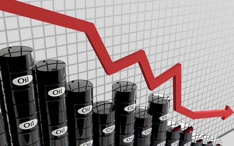 أسعار النفط تتهاوى مجدداً تعرف على السعر الجديد