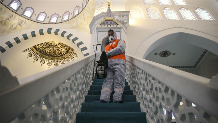 السلطات الجزائرية تقرر إغلاق المساجد بسبب كورونا