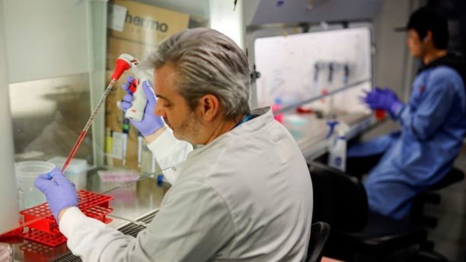 بالفيديو .. الوصول إلى لقاح كورونا المنتظر  والتجارب على البشر تبدأ اليوم