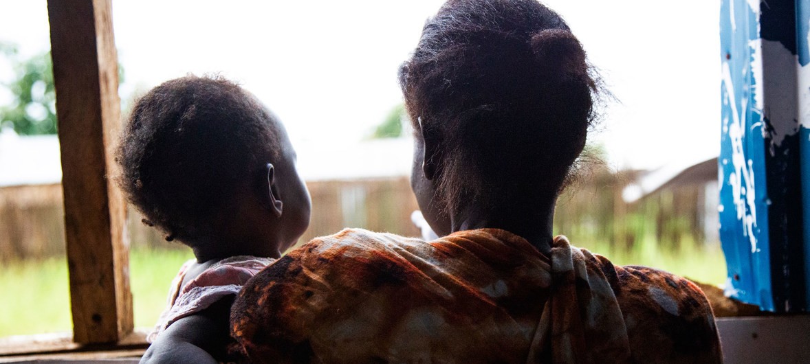 الأمم المتحدة تطالب بحماية النساء من العنف أثناء الحجر المنزلي