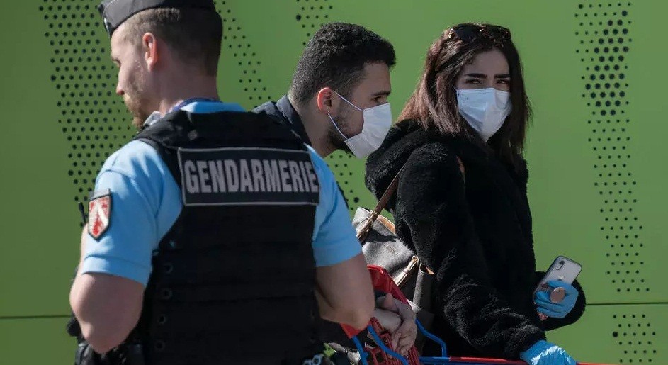 فرنسا تعاني من 