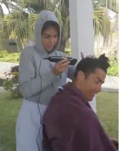 فيديو حلاقة رولاندو يحصد عشرات ملايين المشاهدات في دقائق ..شاهد