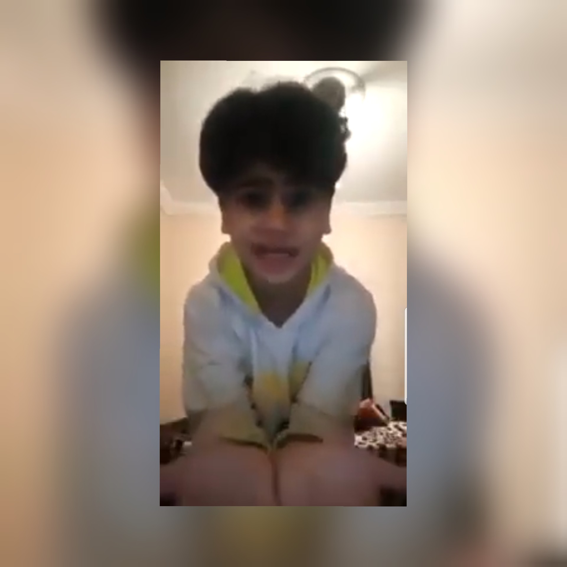 شاهد طفل مصري يعبر عن غضبه من غذاء الصينين و وعلاقته بكورونا  بطريقة عفوية مضحكة