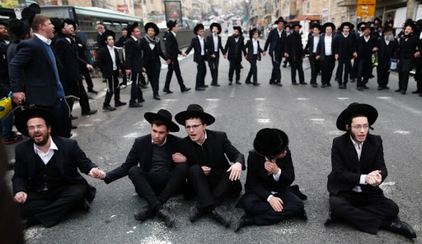 إصابة المئات من المتشددين اليهود بـ