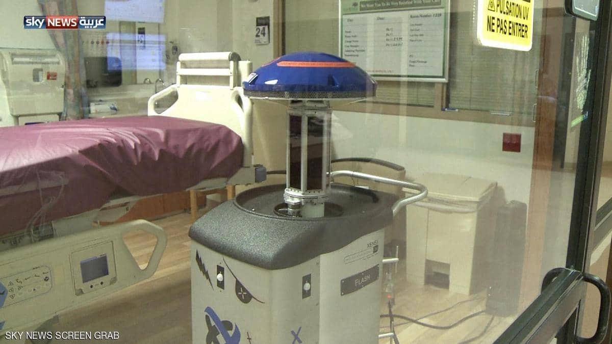 بالفيديو.. مهندس لبناني يبتكر روبوتاً لتعقيم المشافي بواسطة الأشعة