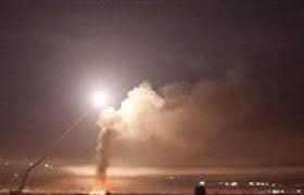 فيديو ..الجيش السوري يتصدى لصواريخ إسرائيلية فوق حلب ومصادر لـ