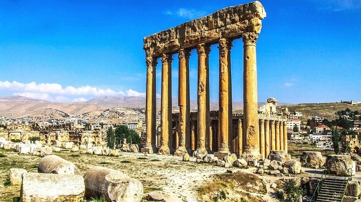 قراءة اقتصادية وسياسية هامة.. ماذا لو أفلس لبنان والأردن, هل ستتحول ملكية أثار بعلبك والبتراء لأملاك لليهود