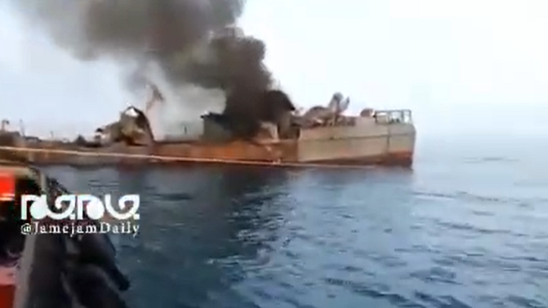 شاهد..البحرية الإيرانية ..لا صحة للفيديو الذي يظهر لحظة إصابة البارجة الإيرانية