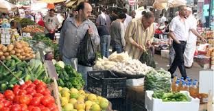 بالفيديو.. مع التدهور المعيشي والغلاء الفاحش.. الشارع السوري يبحث عمن يستطيع تخفيف معاناته بكل الوسائل ولا تعنيه الأسماء