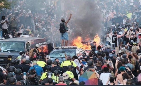 ظاهرة التخريب التي تحدث في أمريكا ما هي الأسباب والدوافع.. .بالفيديو تحطيم محلات النخبة, مشاهد عدة والمعضلة واحدة.