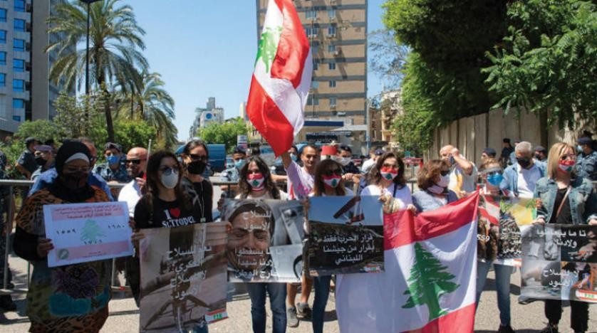 احتجاجات لبنان ممنوعة على فقرائه ومسموحة لعهاره, المطلوب «ثورة كلاس» تطالب بنزع سلاح حزب الله.