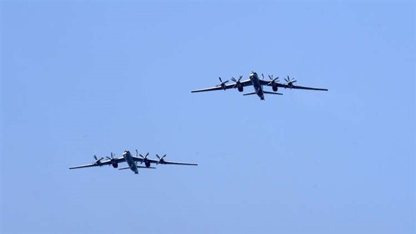 قاذفتان روسيتان 