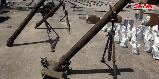 بالصور: العثور على أسلحة ومعدات طبية غربية المنشأ جنوبي سوريا