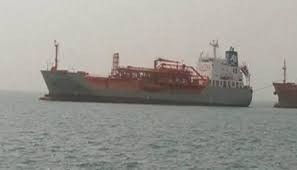 المبعوث الأممي يغرد...والحوثي يرد : تواصل مع أمريكا لإطلاق السفن المحتجزة بدلًا من المناشدة