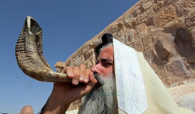 بالصور.. عندما تتحدث الصورة عن اطماع العدو الصهيوني في الأرض العربية..
