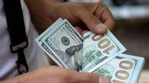 الدولار في لبنان يواصل تحليقه وتخوفات من وصوله الـ9 آلاف ليرة