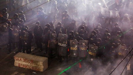 ترامب يغرد مجدداً..ويدعو لاستعادة مدينة سياتل من يد 