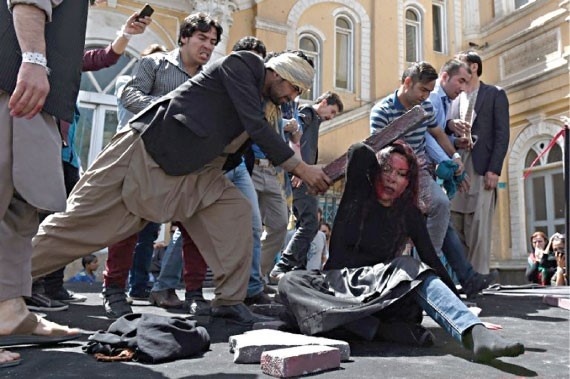  المستحمر أداة المستعمر.. تعرفو على قصة فرخندة الأفعانية