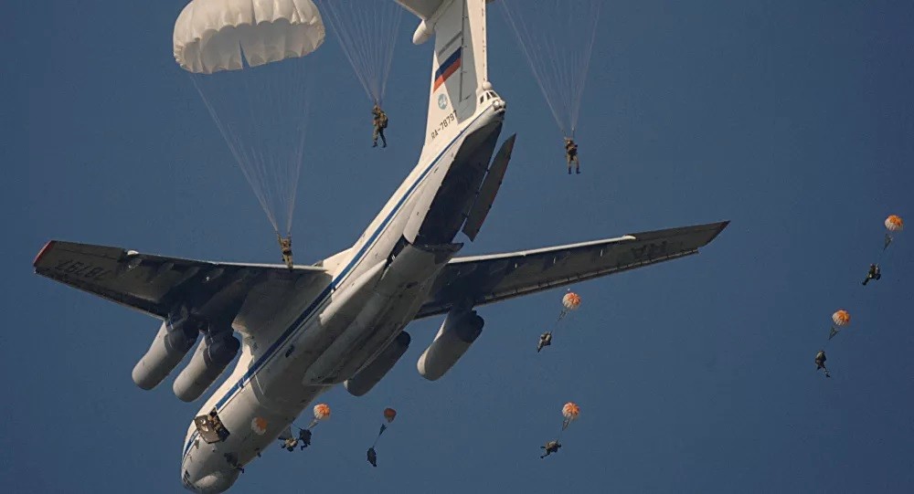 شاهد بالفيديو.. مناورات لقوات الإنزال الروسية وتدمير 