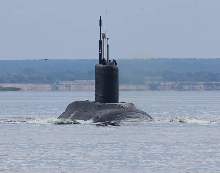 الناتو يحاول تحديد مكان غوّاصة روسية 