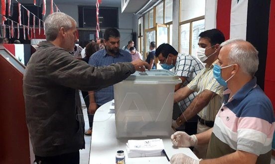 تأكيدا على حقهم في اختيار ممثليهم.. السوريون يشاركون في انتخابات مجلس الشعب ويؤكدون أنها حق دستوري وواجب وطني