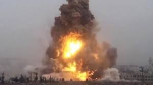 شاهدوا.. انفجارات هائلة تضرب مستودعات أسلحة لقسد في الحسكة السورية