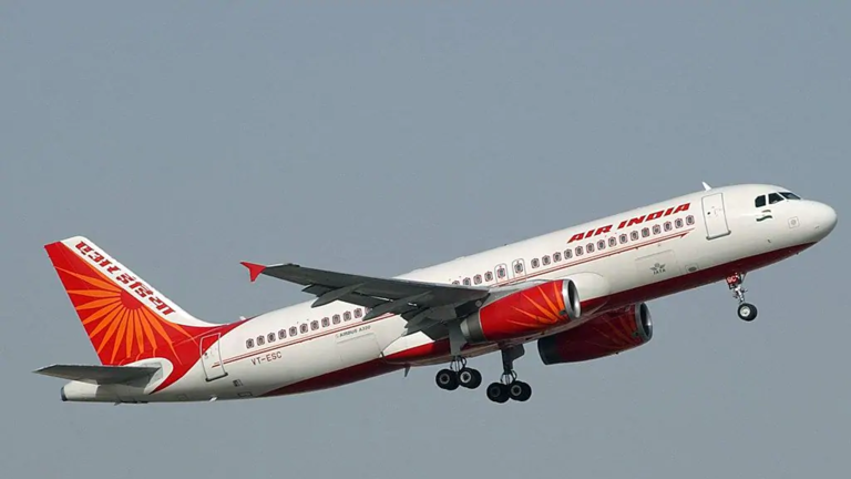 بعد تسوية الخلافات بينهما.. واشنطن تستأنف رحلاتها الجوية إلى نيودلهي