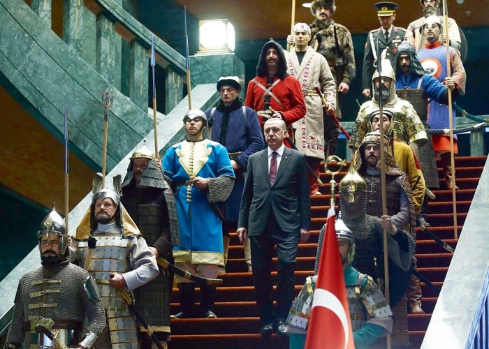 جنون أردوغان سيقوده لحتفه المحتوم, بعد شمال أفريقيا يتوجه لأذربيجان.