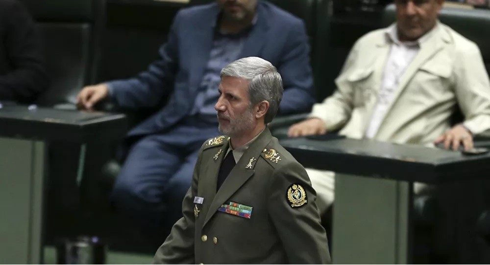 وزير الدفاع الإيراني: الأمريكيون سيمنون بالهزيمة على يد الشعب الإيراني