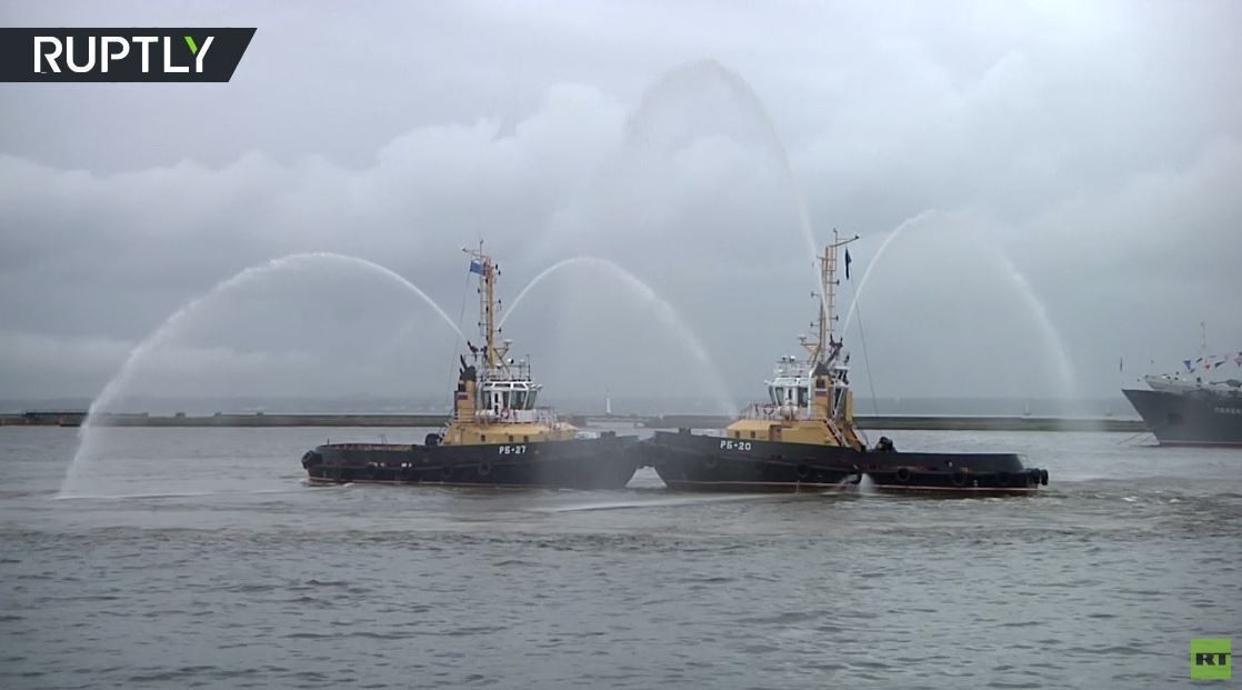 شاهد بالفيديو-سفن روسية تؤدي رقصة 