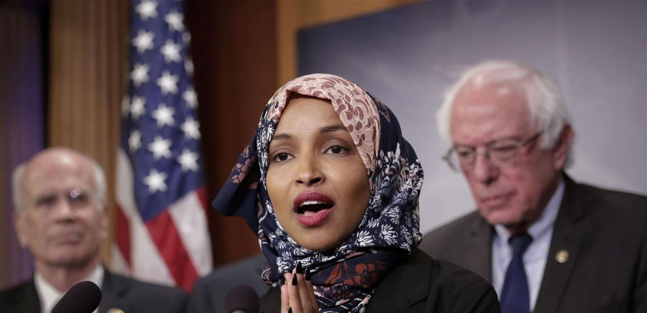 إلهان عمر تفوز بالانتخابات التمهيدية للكونغرس