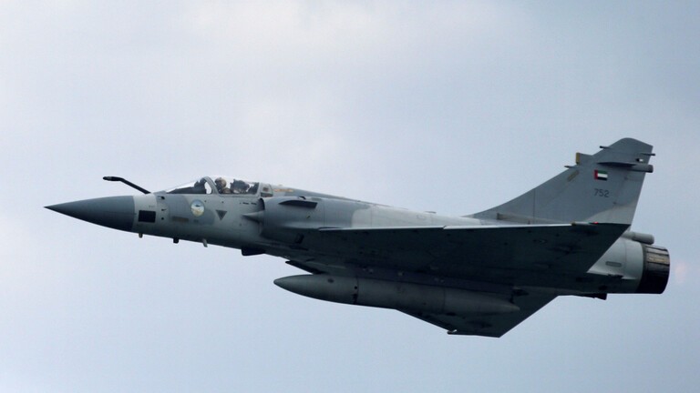 بعد التوتر مع تركيا...تسع مقاتلات حربية اماراتية في سماء اليونان