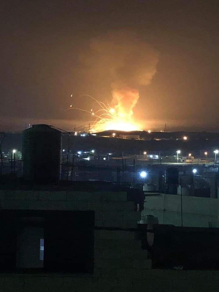 شاهد بالفيديو- انفجار ضخم في قاعدة عسكرية في الأردن