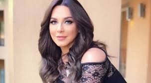 سلاف فواخرجي تفاجئ متابعيها بلوك جديد....وترد على كل من شتمها