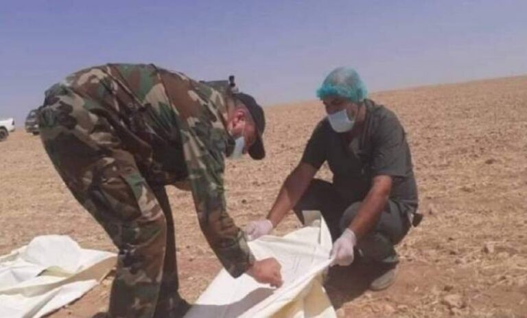 بعد ٦ سنوات على استشهادهم ... العثور على رفاة ٤٠ جندي من الجيش السوري