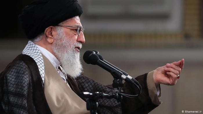 خامنئي يخاطب حكام الإمارات..لقد خنتم العالم الإسلامي