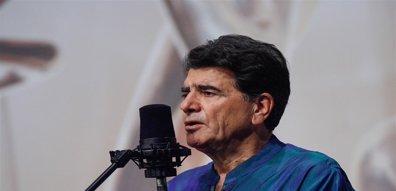 غنى قصائد الرومي.. الموسيقار الإيراني الأسطورة يوارى الثرى قرب الشاعر الكبير