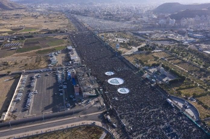 فهل أنتم منتهون .. والذين معه كتب إبراهيم سنجاب 