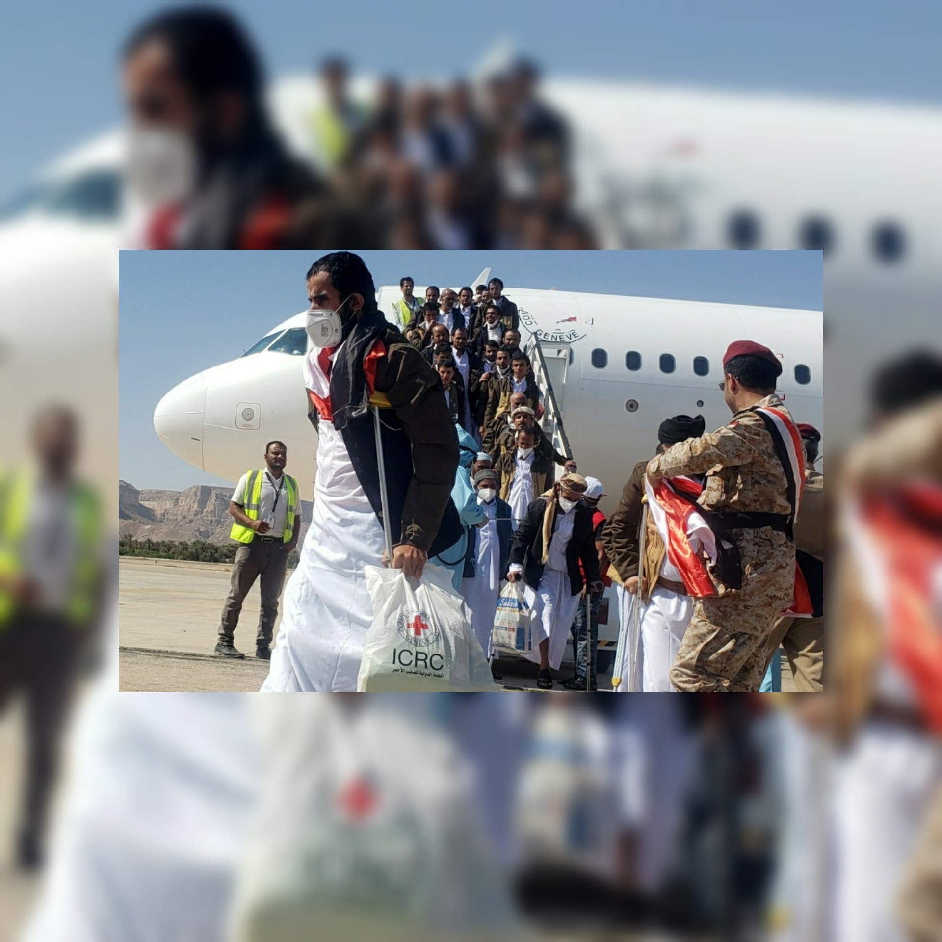 بالصور العميد يحي سريع يعلق على وصول الاسرى اليمنيين المفرج عنهم الى مطار صنعاء