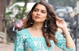 3 طعنات لممثلة رفضت الزواج من صديقها